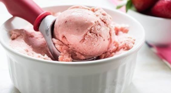 Sorvete-de-Morango-e-Banana-Cremoso