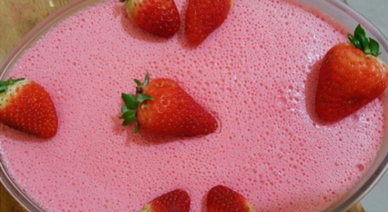 Mousse de Morango com Gelatina