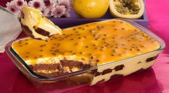 Pavê-com-chocolate-e-mousse-de-maracujá-fácil